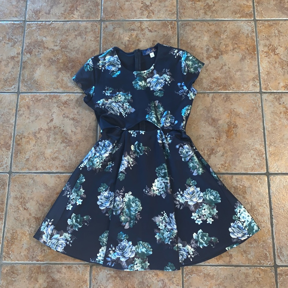 Blue floral dress size L